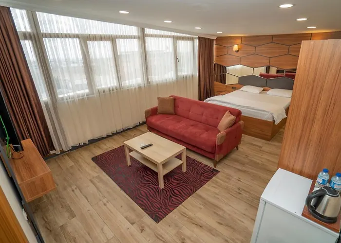 216 Hill Suites